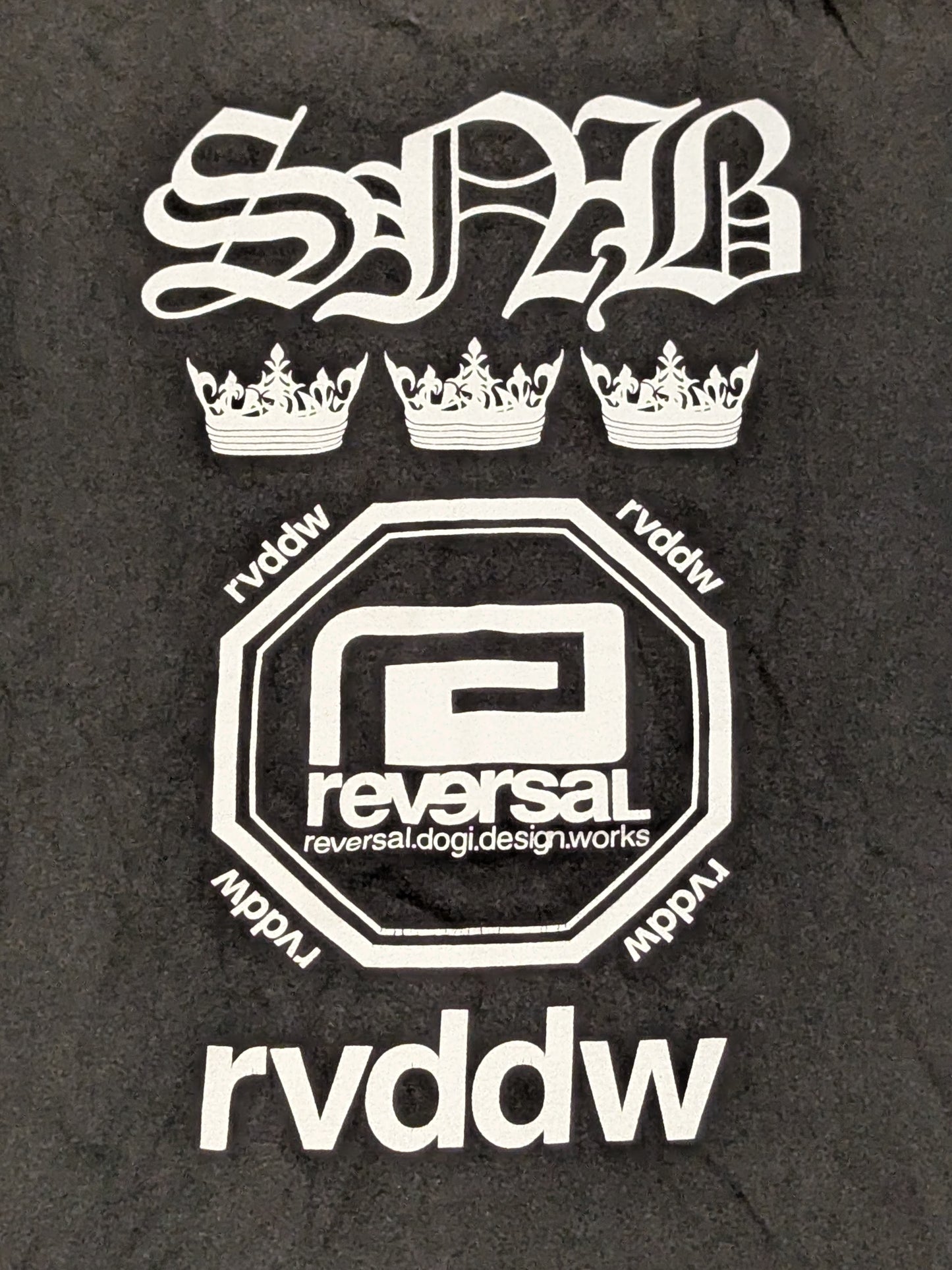 砂辺光久「SNB TRIPLE CROWN」Tシャツ