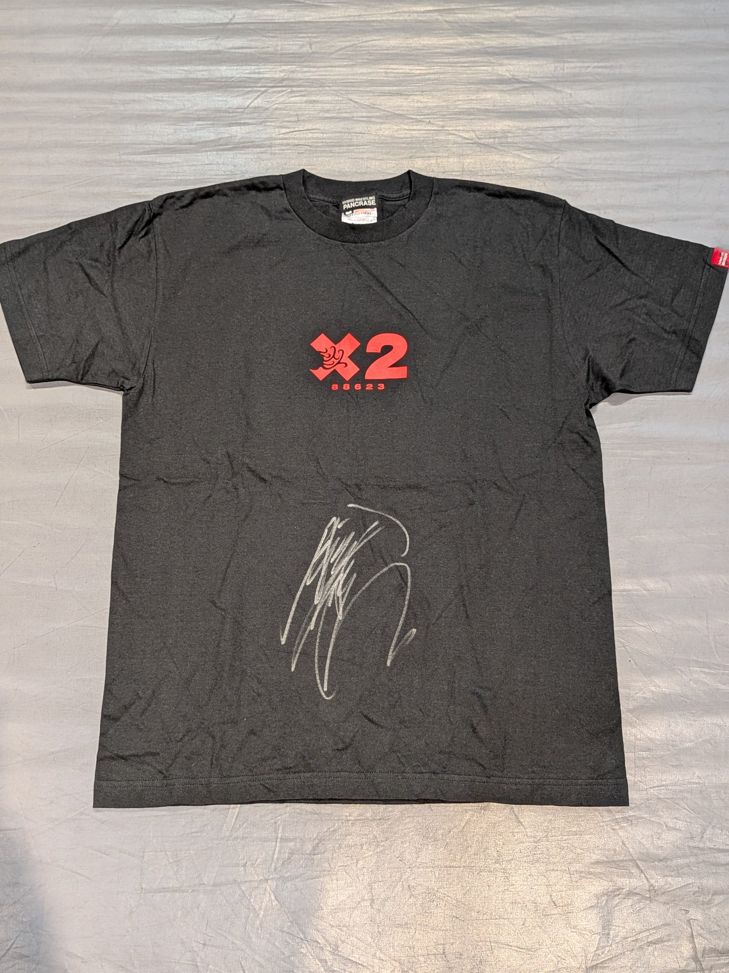 【直筆サイン入り】鈴木みのる デビュー20周年記念 Tシャツ(ブラック×レッド)