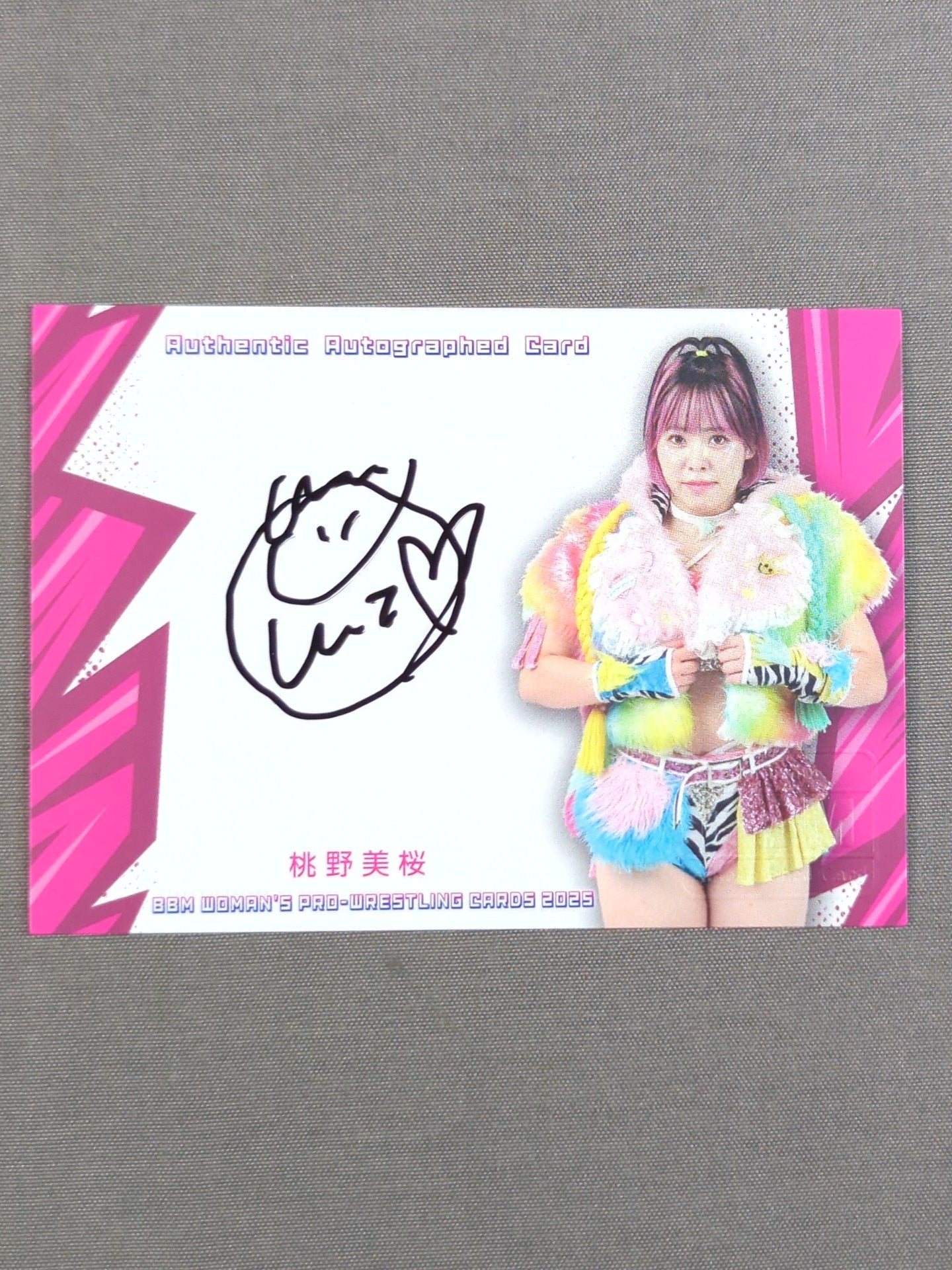 2025 BBM 桃野美桜 公式サインカード