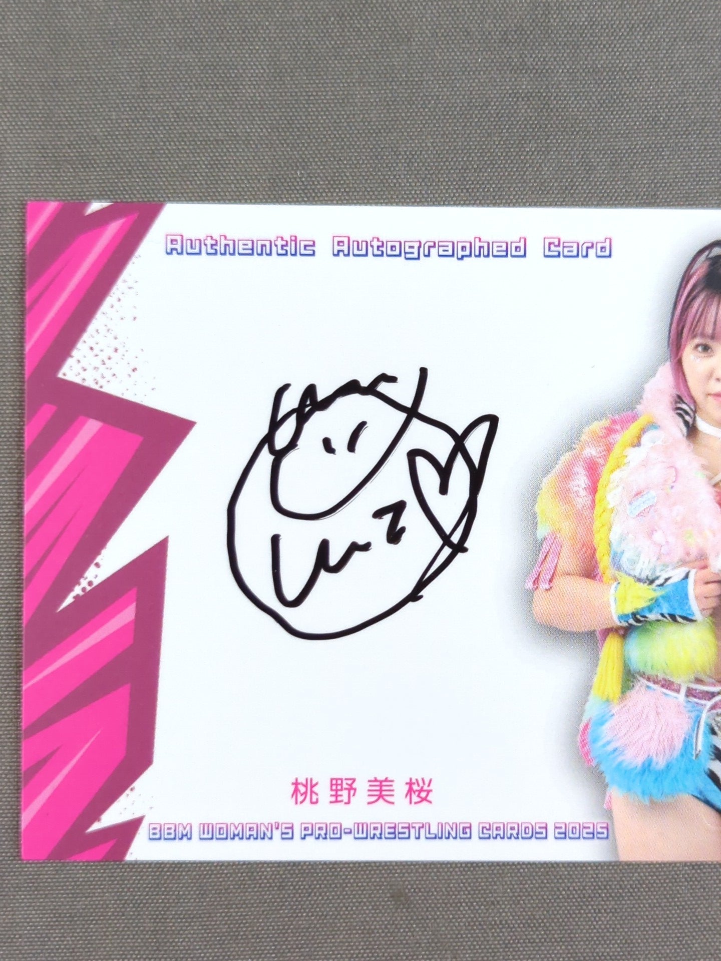 2025 BBM 桃野美桜 公式サインカード