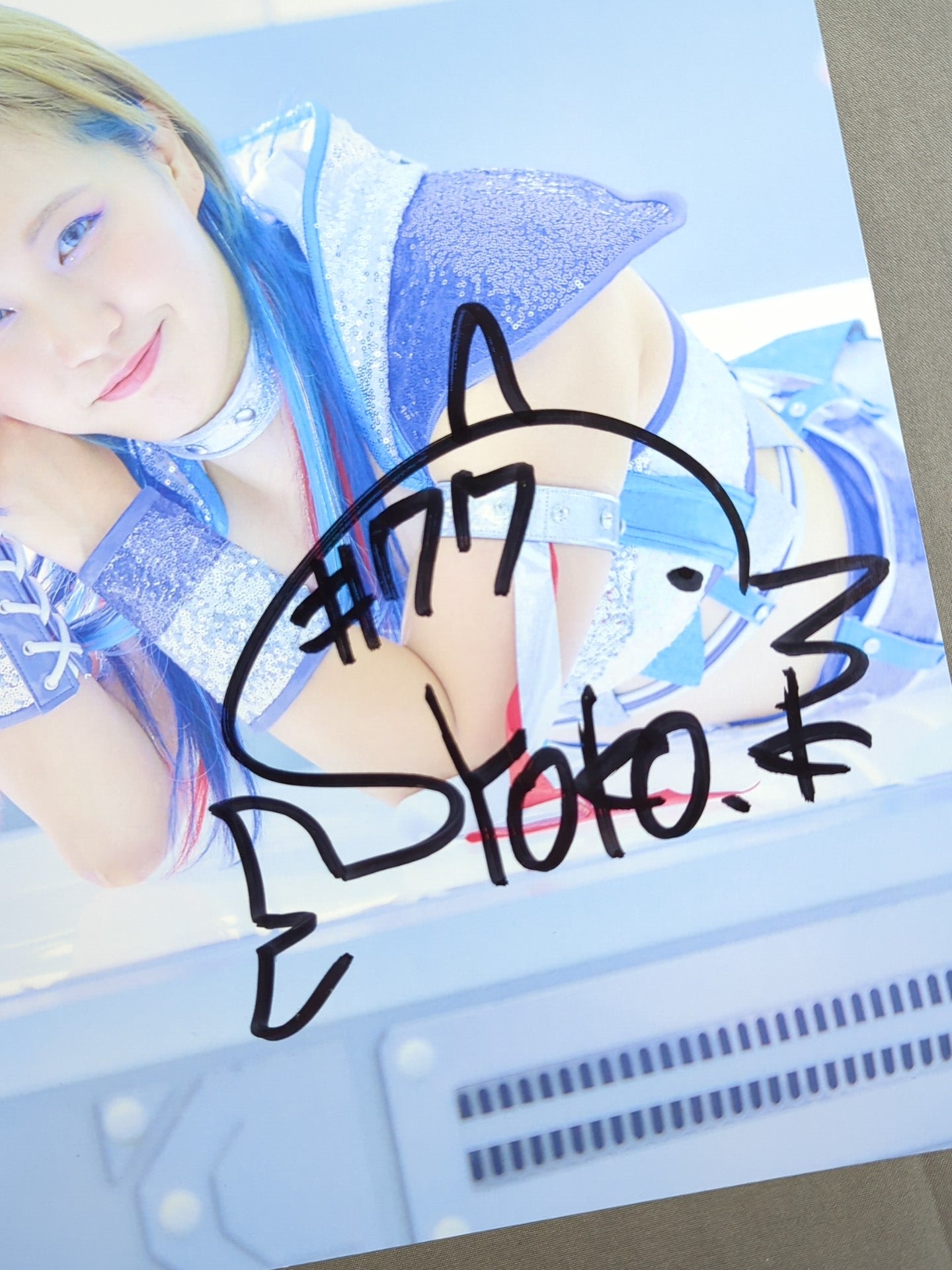 越野SYOKO. 直筆サイン入り ポートレート(A-2) – 闘道館