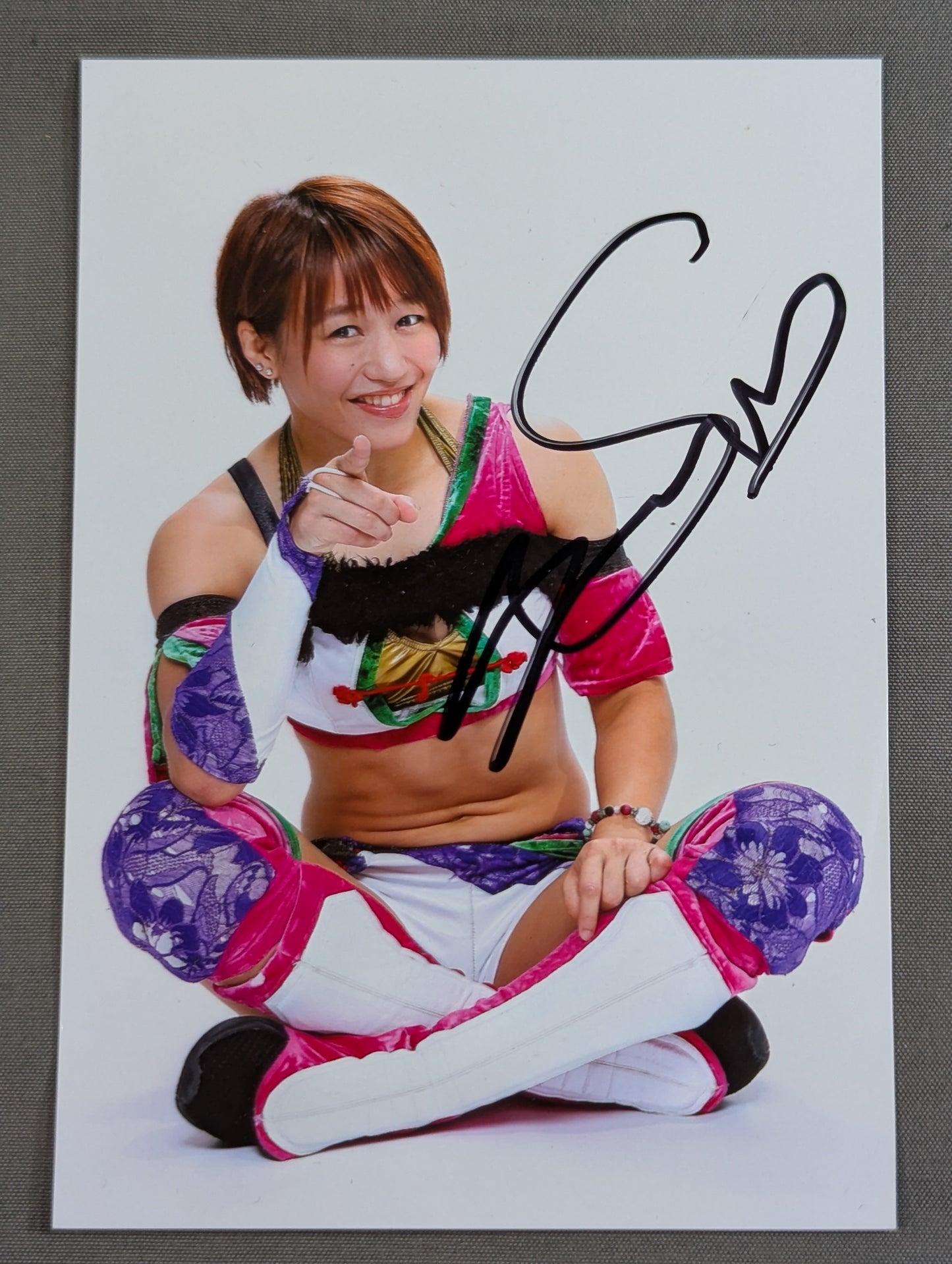 Juli hand signed autograph  photo ②