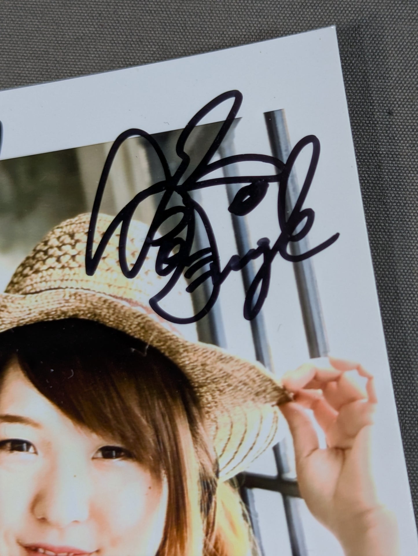 【hand signed autograph】 Jungle Kyona Set of 2 photos (1)