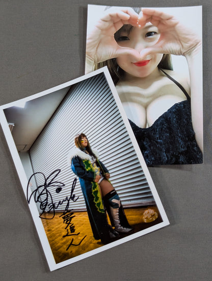 【hand signed autograph】 Jungle Kyona Set of 2 photos (2)