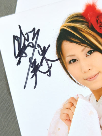 Io Shirai (Iyo Sky) & Mio Shirai hand signed autograph  photo  Set (2)