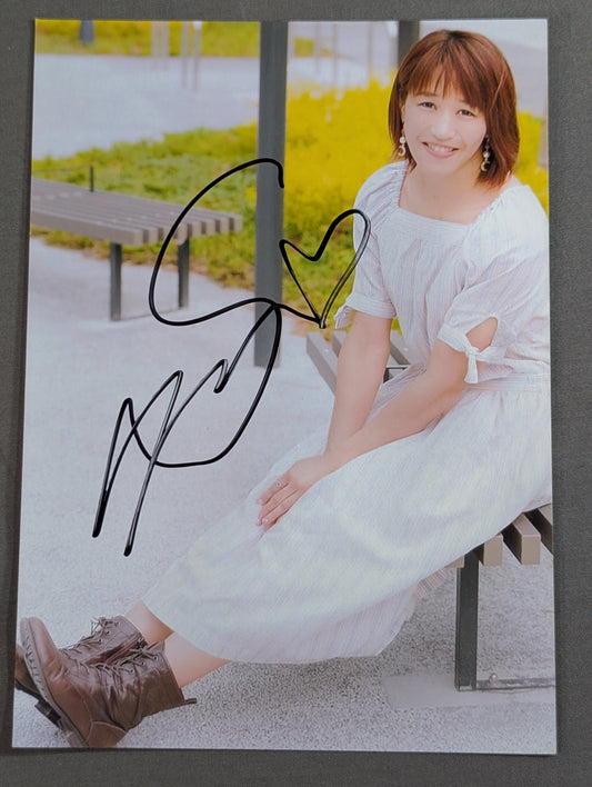 Juli hand signed autograph  photo ③