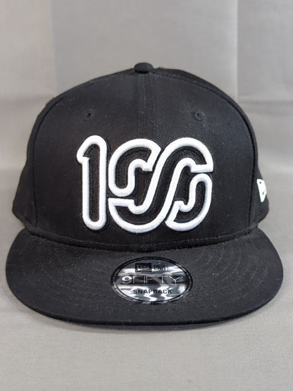 宇野薫×NEW ERA(R) 9FIFTY(TM)「ONEHUNDRED ATHLETIC」スナップバック(ブラック×ホワイト)
