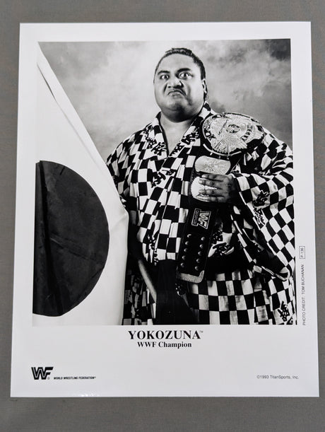 ヨコズナ WWF オフィシャル 白黒ポートレート (1993)