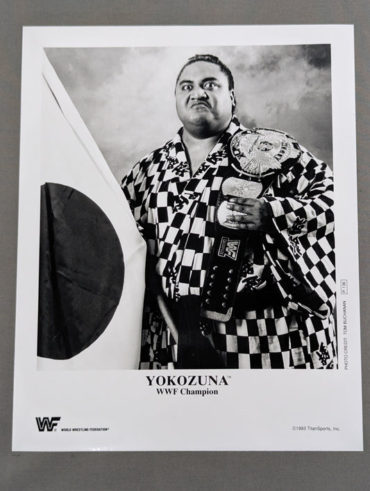 Yokozuna WWF Official Black and White Pro-Photo (1993)