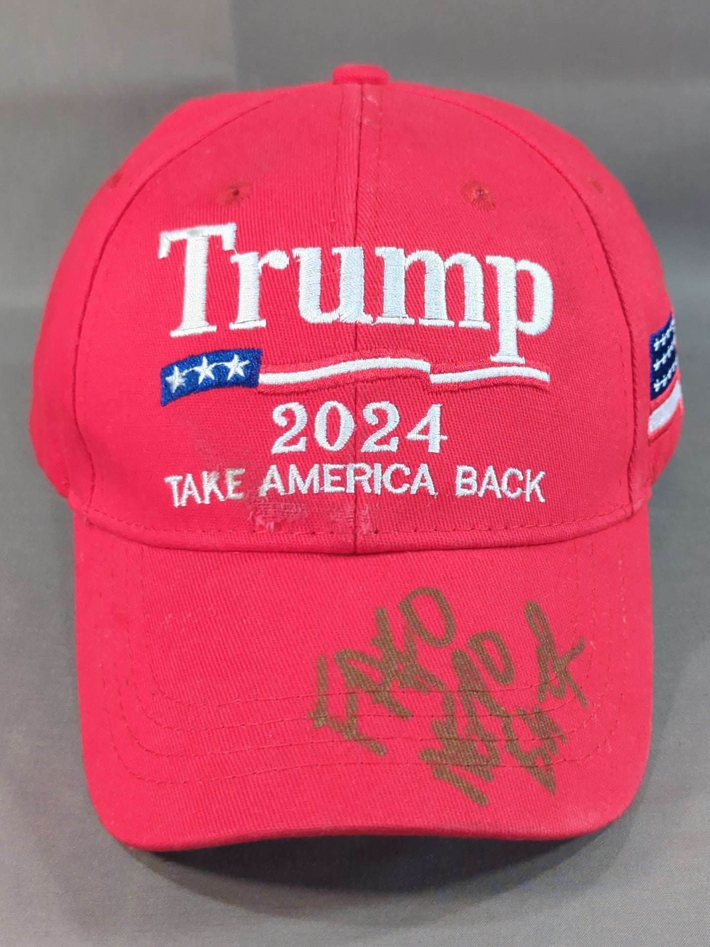 【ネクロ・ブッチャー 直筆サイン入り】Trump「2024 TAKE AMERICA BACK」キャップ