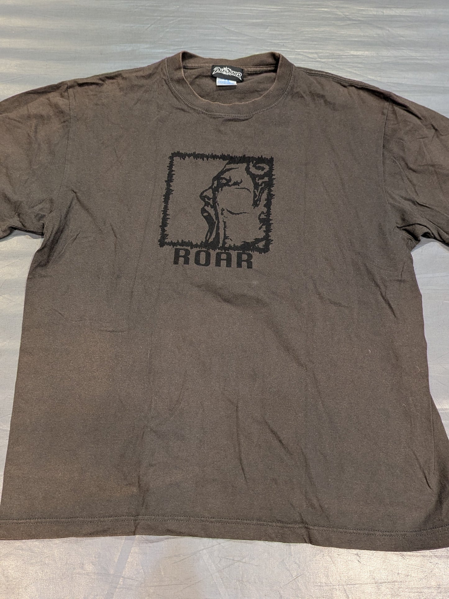 鈴木みのる「ROAR」Tシャツ①(チャコール)