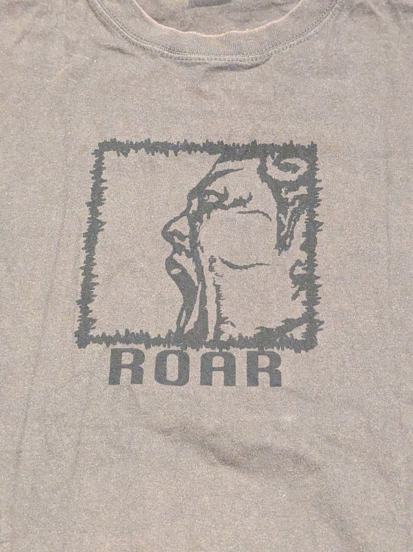 鈴木みのる「ROAR」Tシャツ①(チャコール)