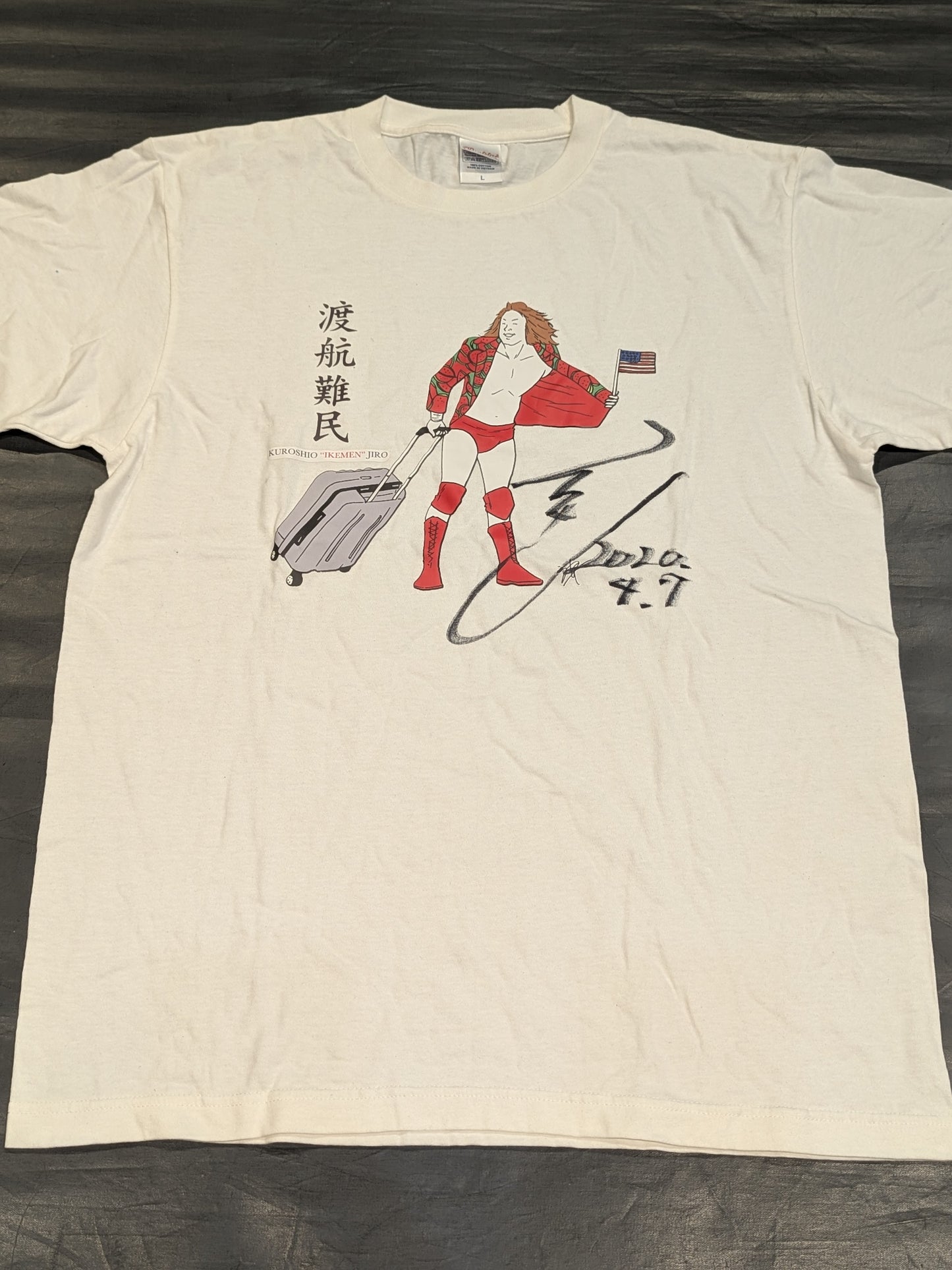 【直筆サイン入り】黒潮イケメン二郎「渡航難民」Tシャツ