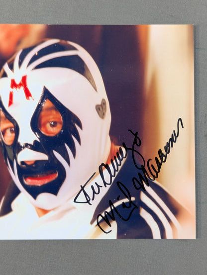 Mil Mascaras  hand signed autograph photo (1)