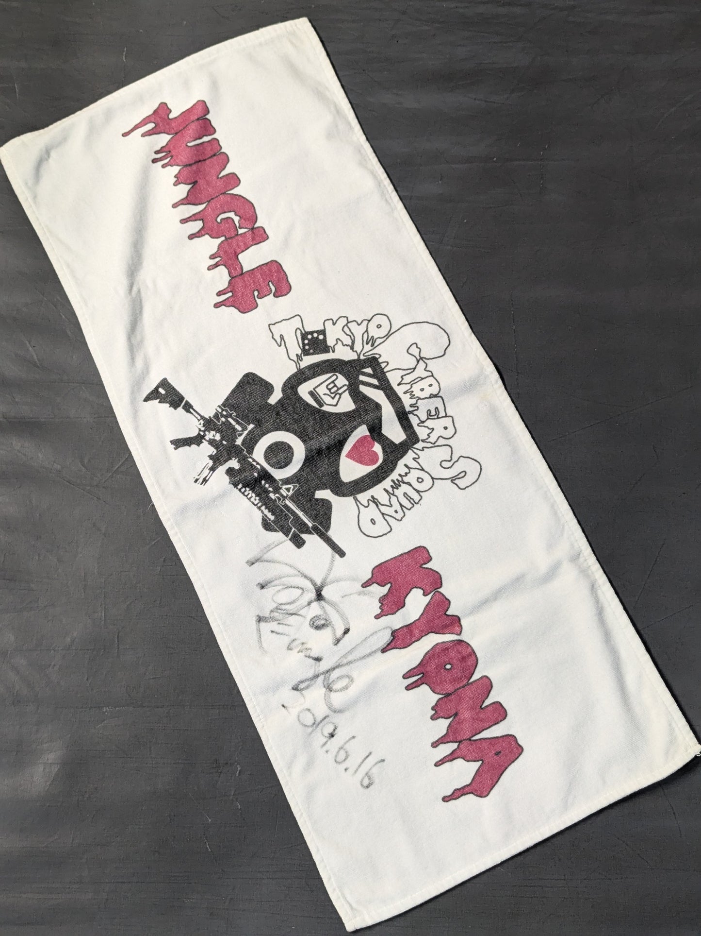 【hand signed autograph】 Jungle Kyona " TCS Face Towel