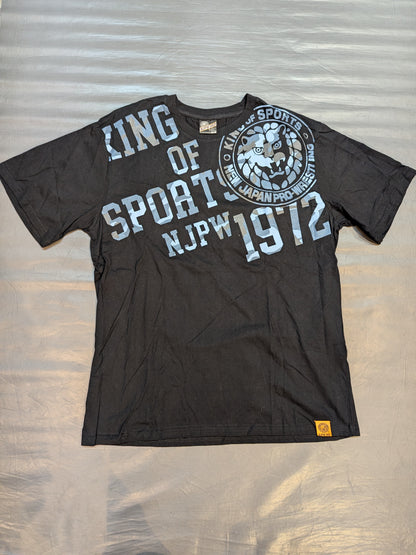 新日本プロレス×しまむら ライオンマーク Tシャツ②(ブラック×青迷彩)