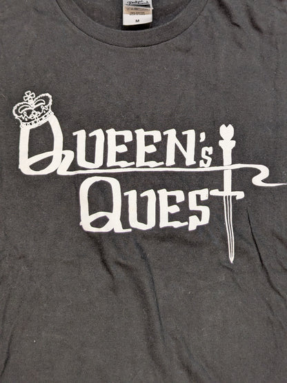 Queen’s Quest ユニットロゴTシャツ