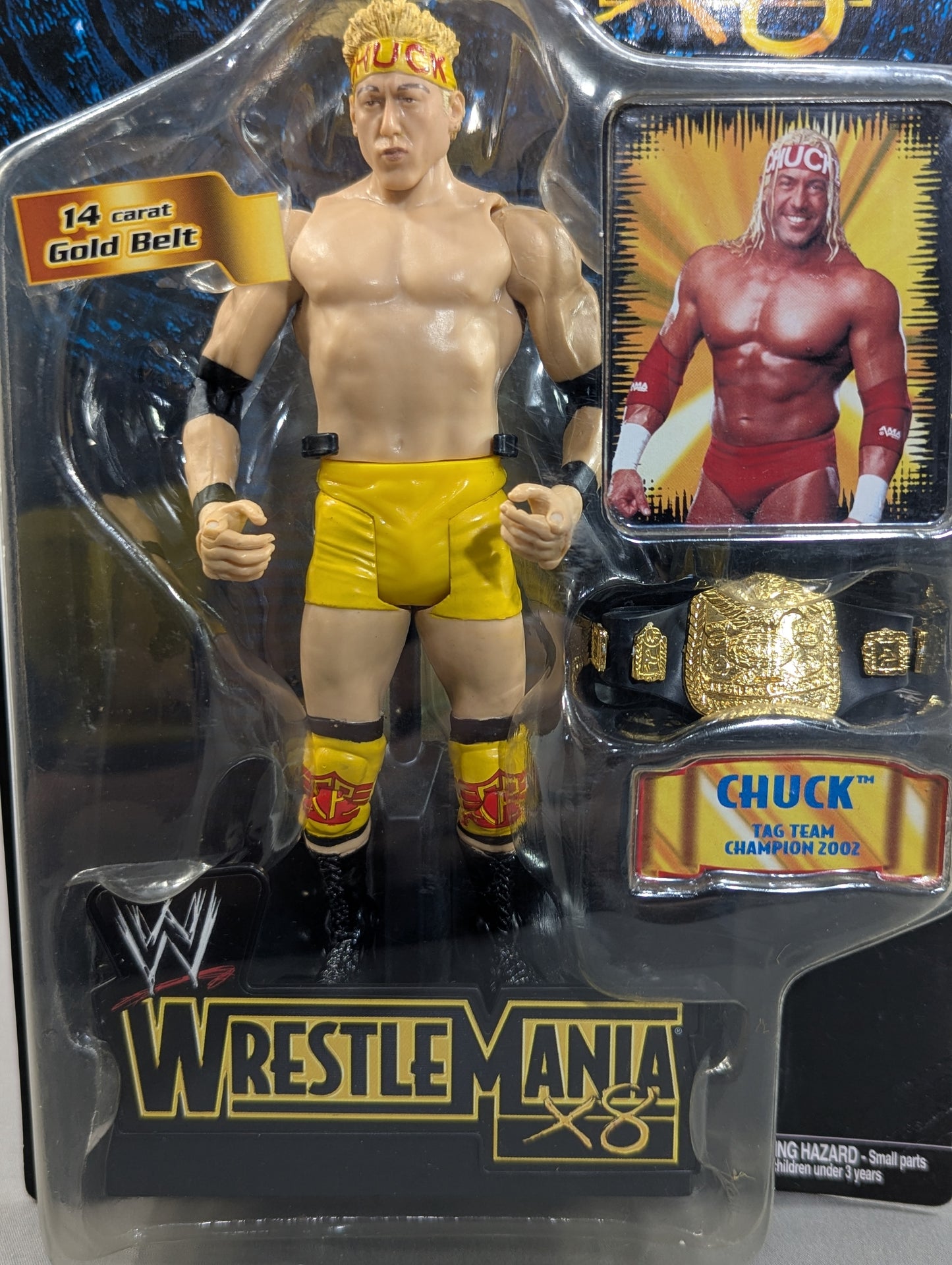Chuck (belt & yellow pants)