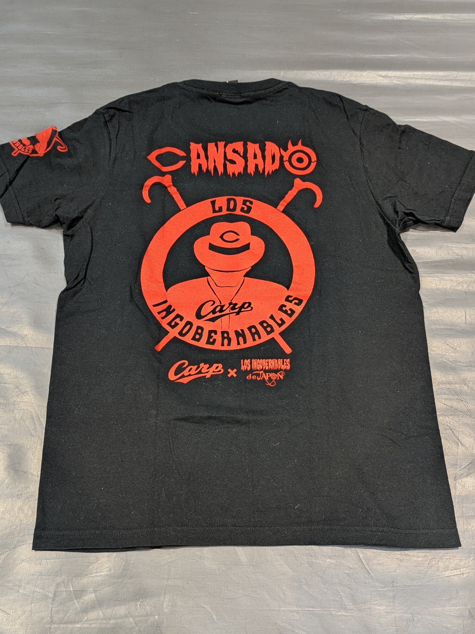 広島東洋カープ×内藤哲也「Carp de JAPON」Tシャツ(ブラック) – 闘道館