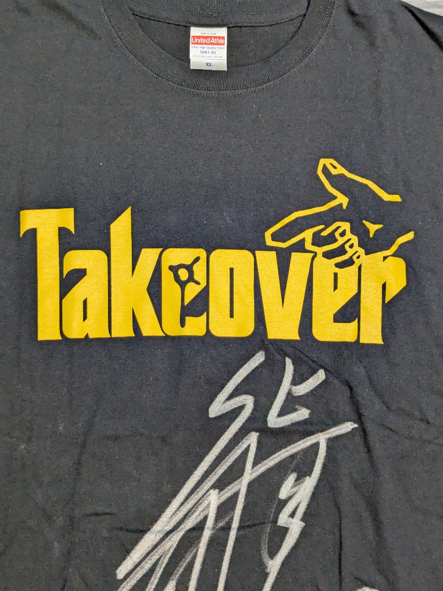 【直筆サイン入り】柴田勝頼「TAKE OVER」Tシャツ(ブラック×マスタード)