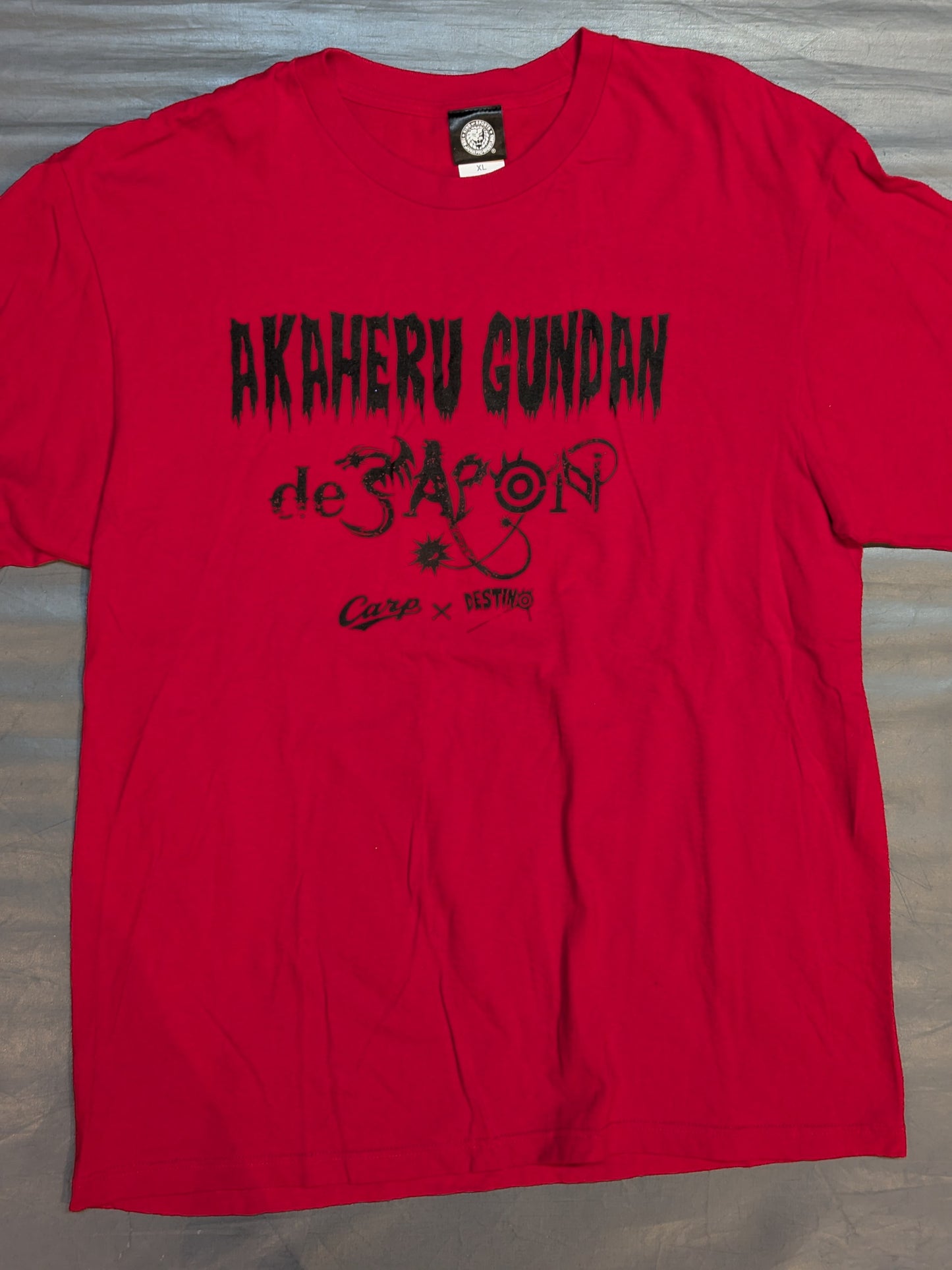 広島東洋カープ×内藤哲也「AKAHERU GUNDAN de JAPON」コラボTシャツ(レッド)