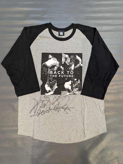 【直筆サイン入り】KUSHIDA「BACK TO THE FUTURE」ラグラン七分袖Tシャツ