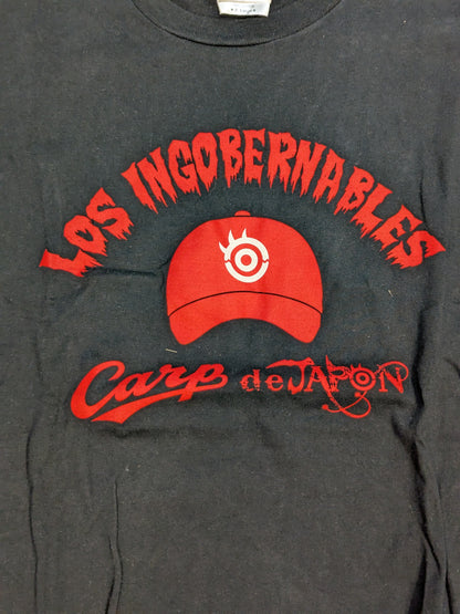 Hiroshima Toyo Carp × Tetsuya Naito Collaboration V9 T-Shirt (Black)