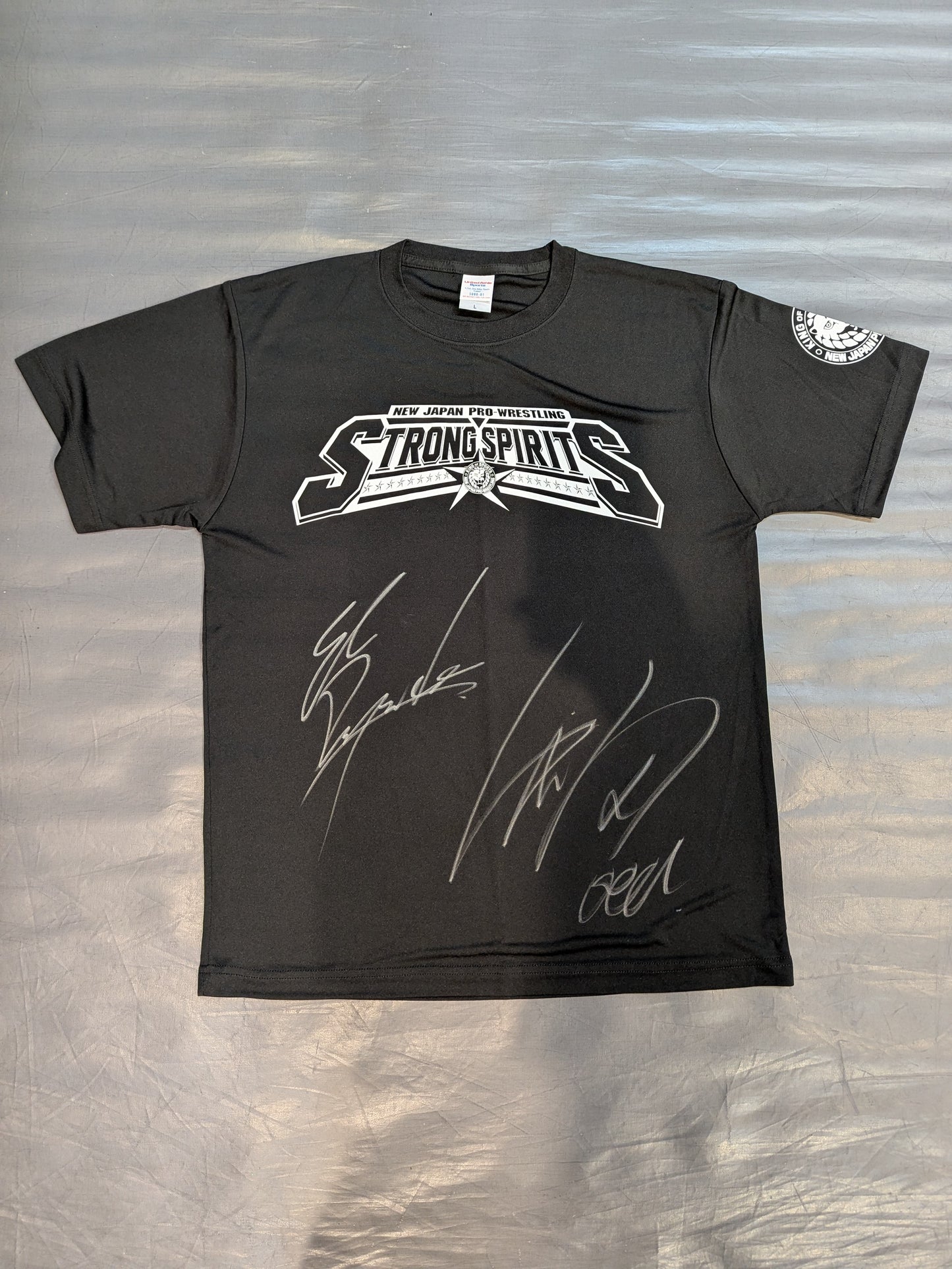 【エル・デスペラード＆スターライト・キッド 直筆Wサイン入り】STRONG SPIRITS ドライTシャツ