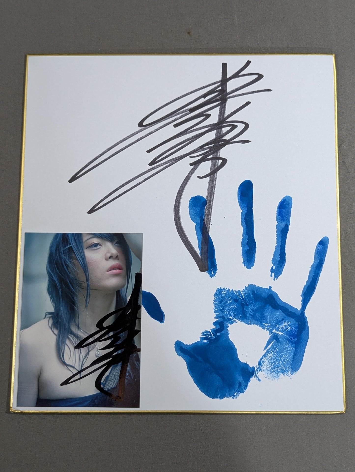 ★ Handprint Shikishi ( Autograph board ) & Mayu Iwatani with ★ limited photo