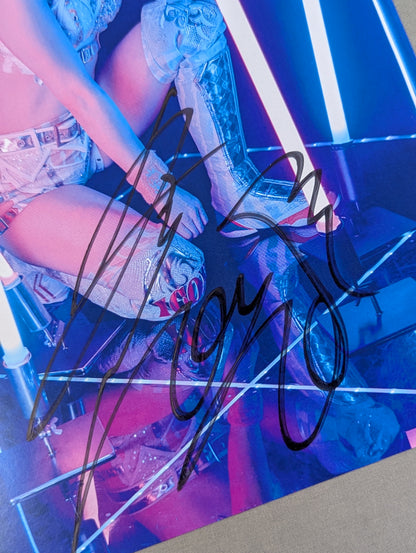 Mayu Iwatani  hand signed autograph  Starda Mu Pro-Photo (B-5)