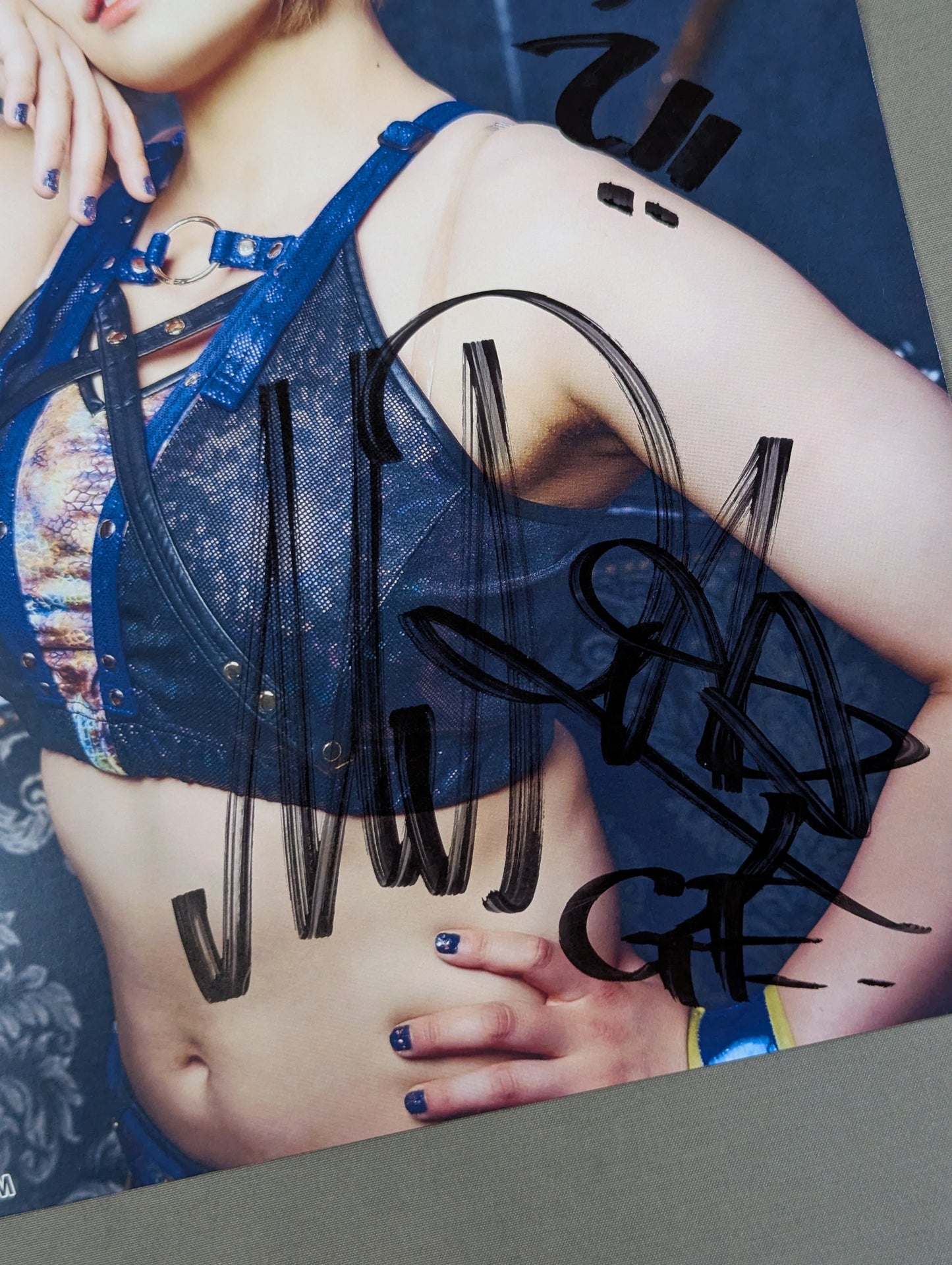 MIRAI hand signed autograph  Stardom Pro-Photo (D-9)