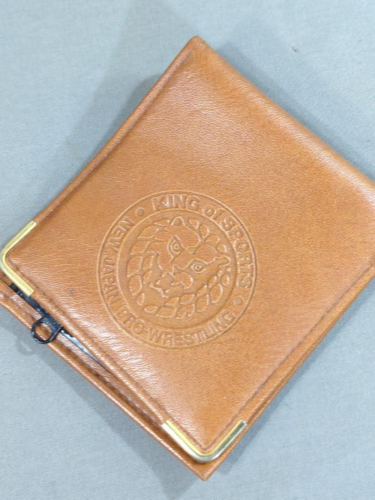 New Japan Pro Wrestling Bi-Fold Wallet (Lion Mark) )