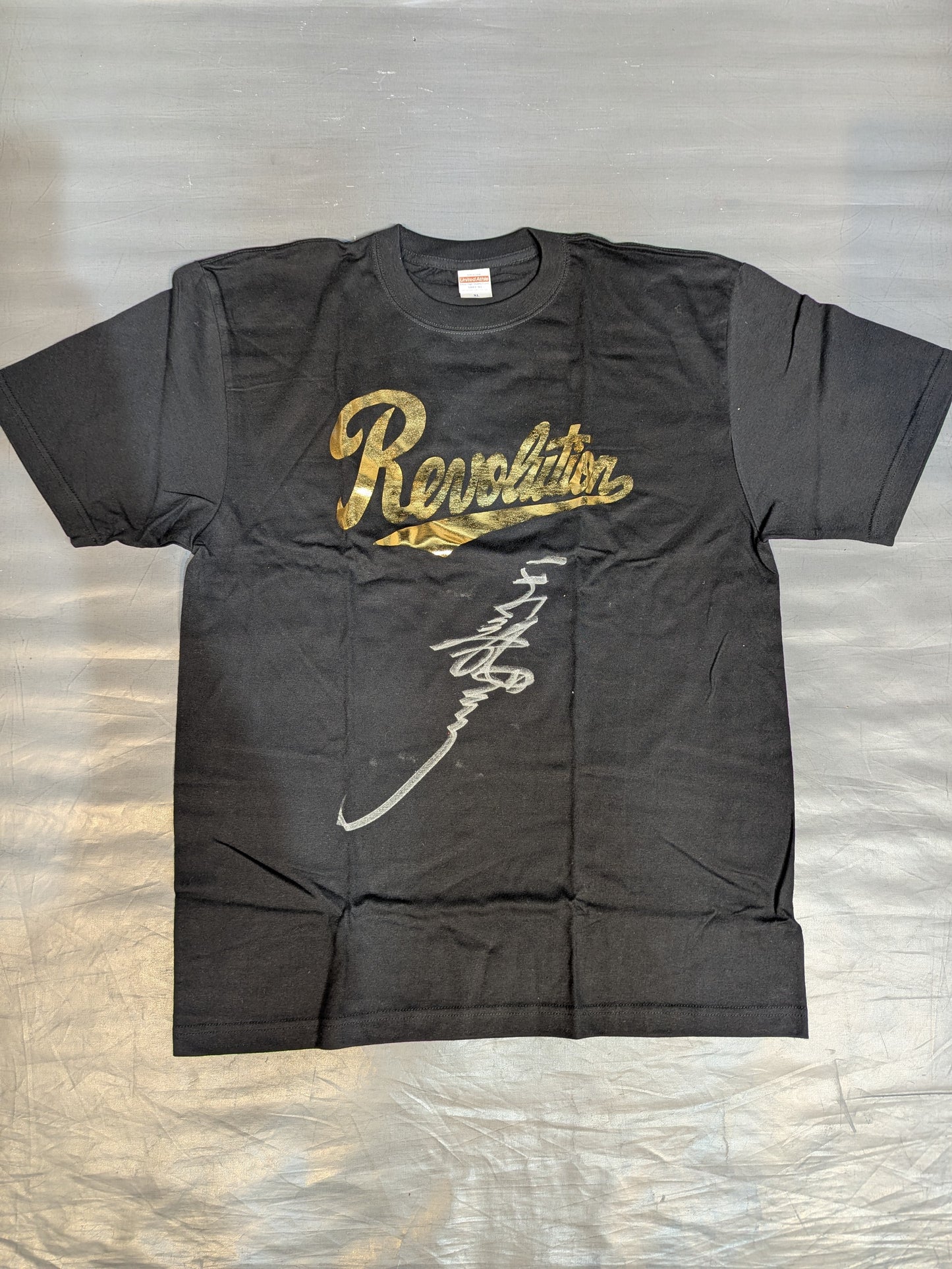 【直筆サイン入り】天龍源一郎「Revolution」Tシャツ(ブラック×金箔押し)