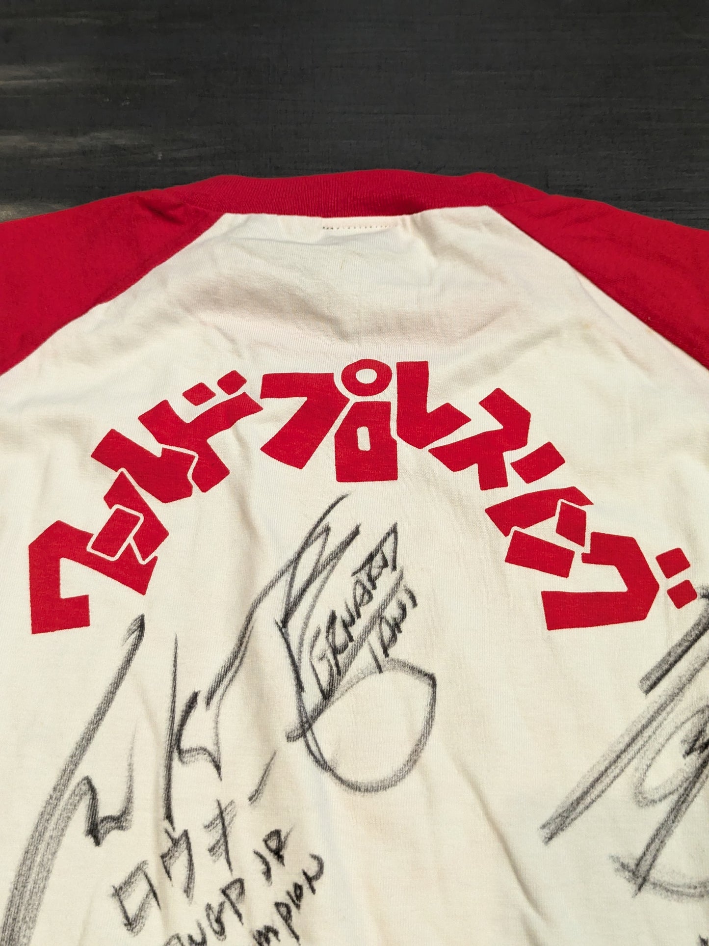 ★30選手直筆サイン入り!!★ ライオンマーク クラシックラグラン七分袖Tシャツ(ホワイト×レッド)