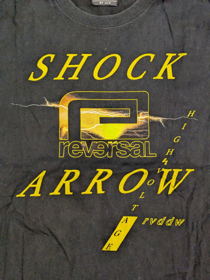 SHO「SHOCK ARROW BIG MARK」Tシャツ