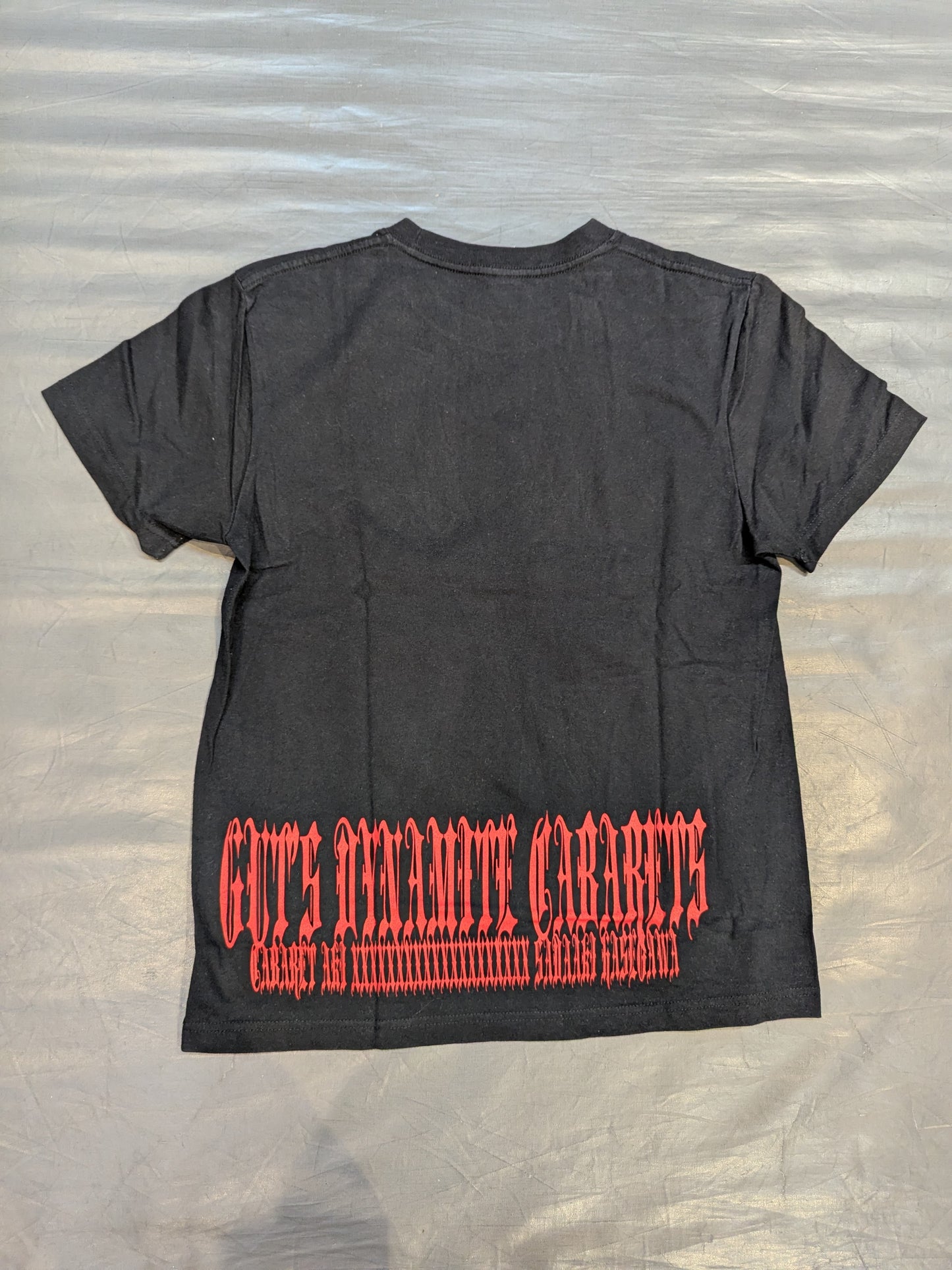 オカダ・カズチカ×ガッツ・ダイナマイト・キャバレーズ コラボTシャツ②(ブラック)