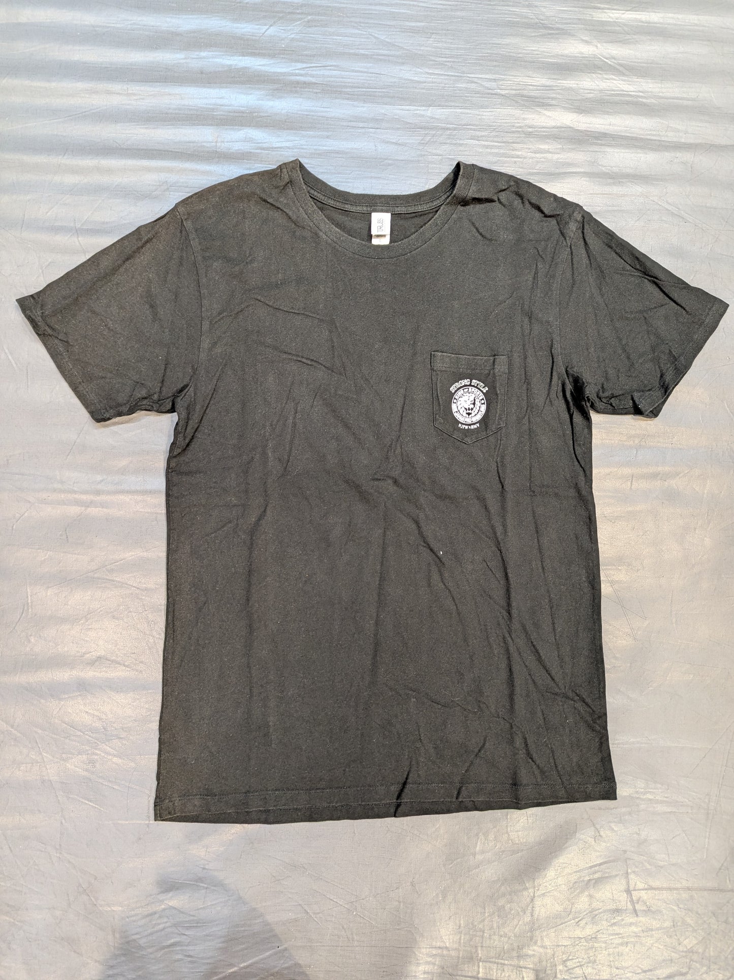 ライオンマーク「新日本プロレス展ミュージアム開催記念 」ポケットTシャツ(HMV限定)