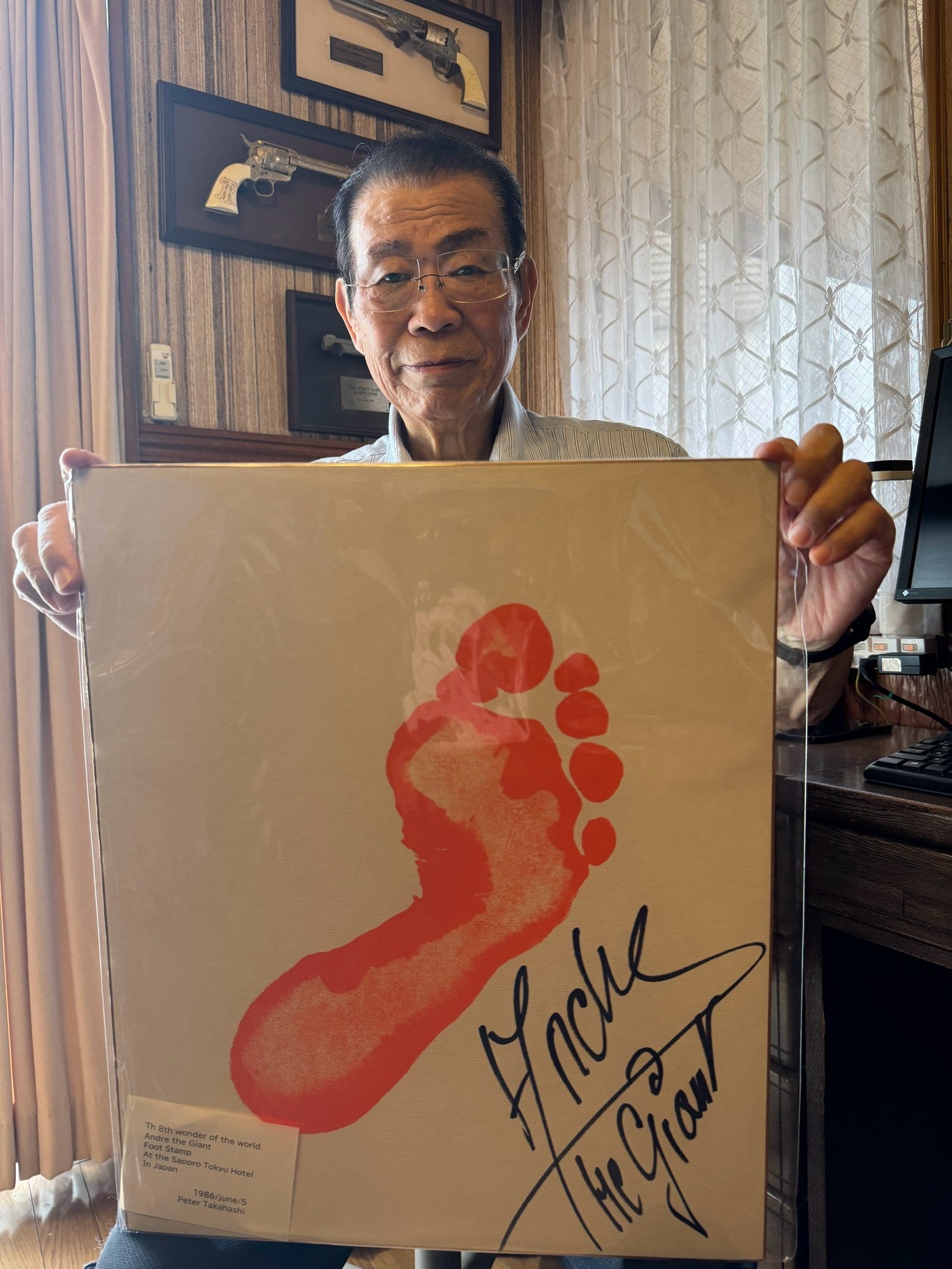 Andre the Giant Signature with Both Hands and Feet ★ Shikishi (Autograph board ) Mr. Takahashi's Secret Collection, The Final Set! ★ Sweater worn by him woodblock print & photo panel set