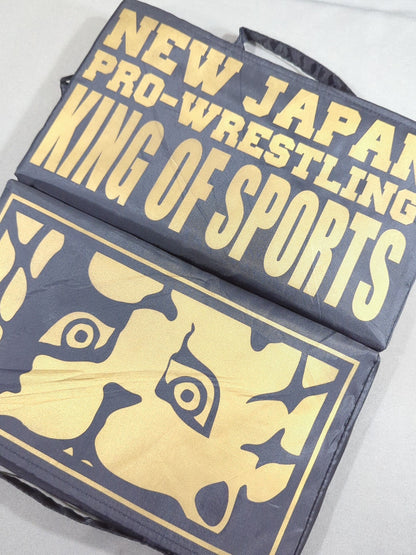 新日本プロレス ライオンマーク 折りたたみクッション