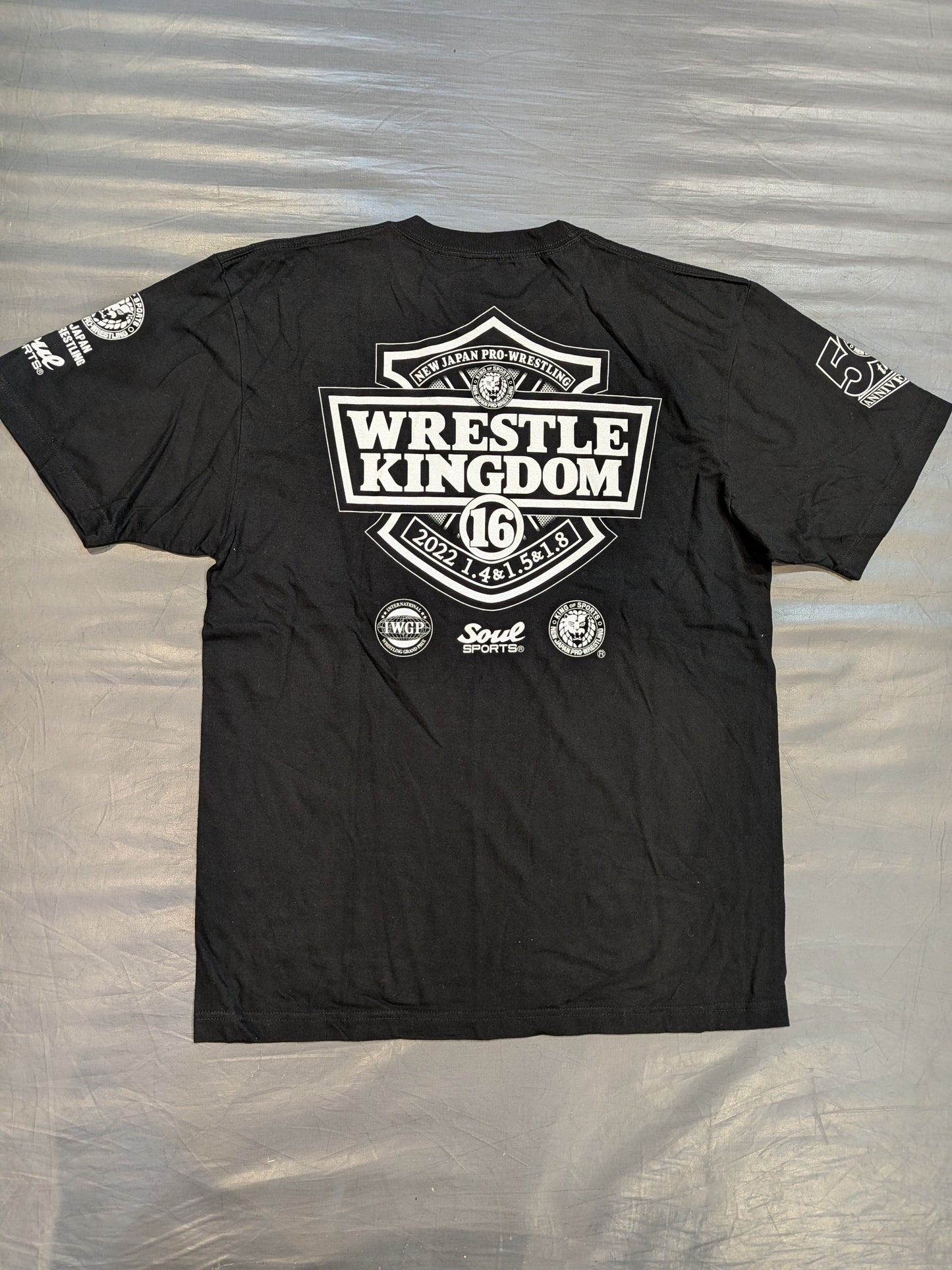WRESTLE KINGDOM 16 大会記念「SOUL SPORTS」Tシャツ②
