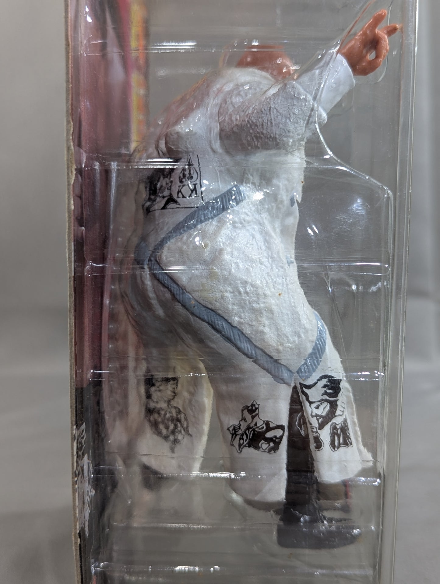 Muto Keiji  (White Gown, LOVE Pose, UN Belt)