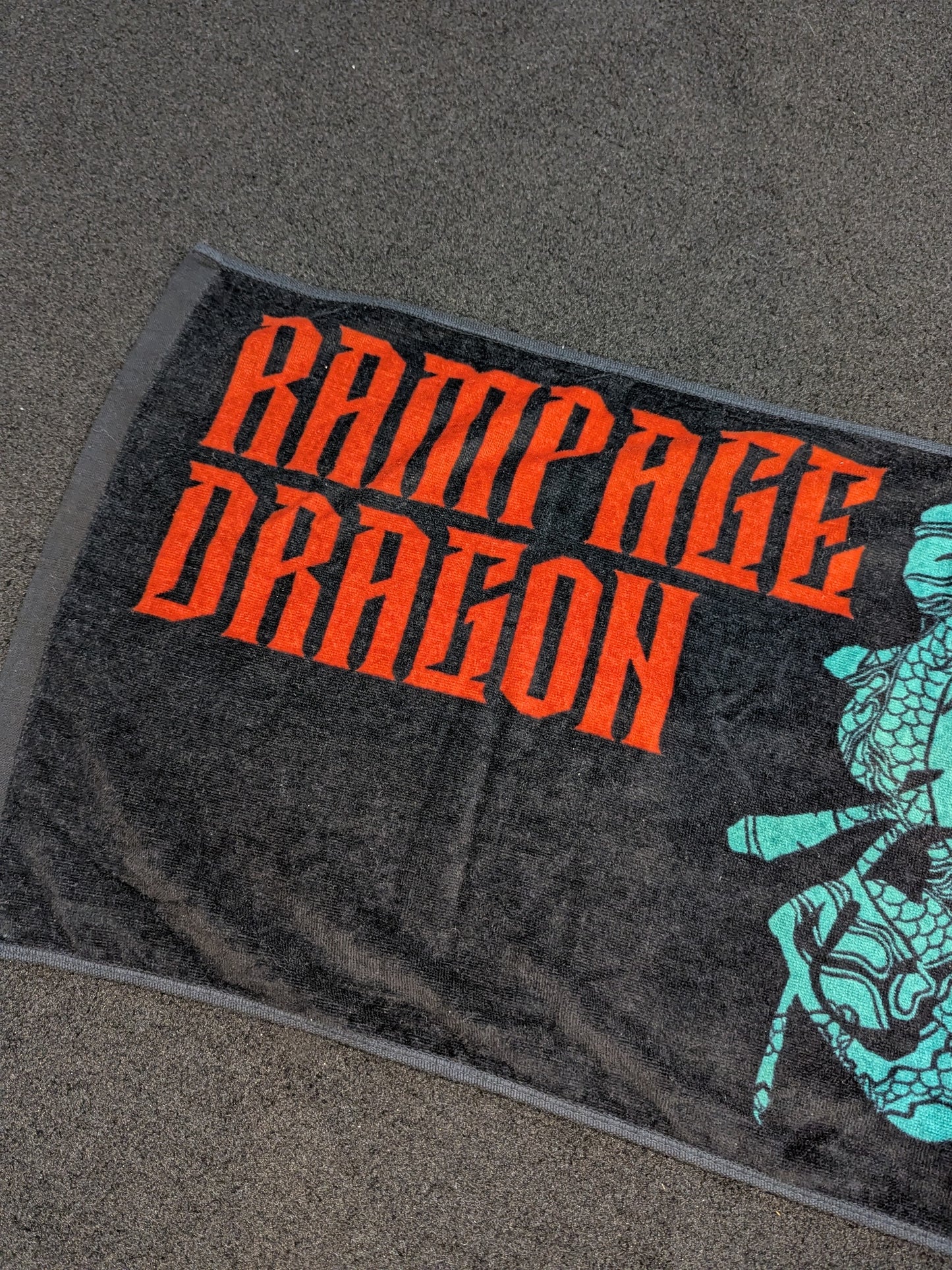 鷹木信悟「RAMPAGE DRAGON」スポーツタオル