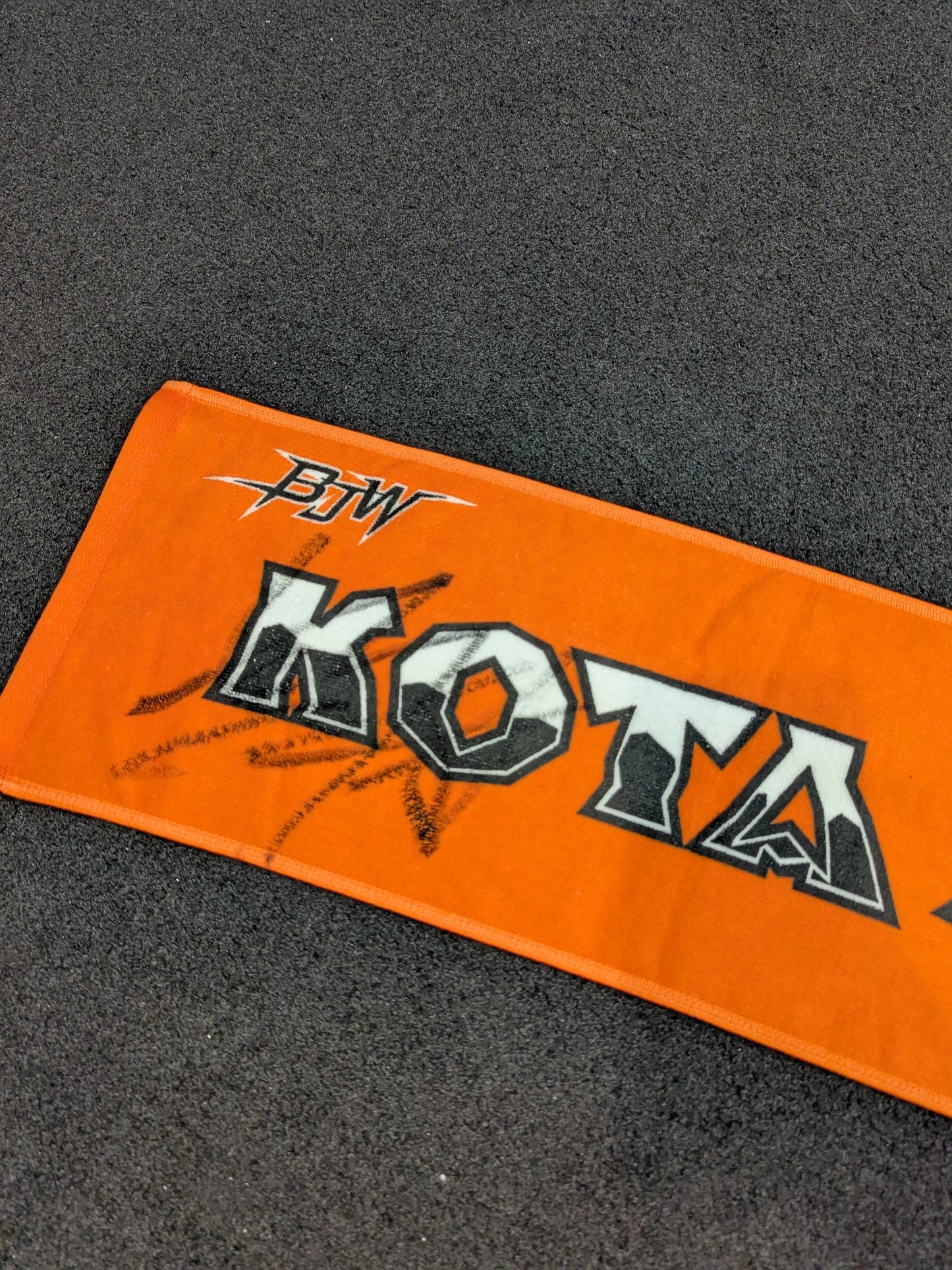 【直筆サイン入り】関札皓太「KOTA SEKIFUDA」マフラータオル