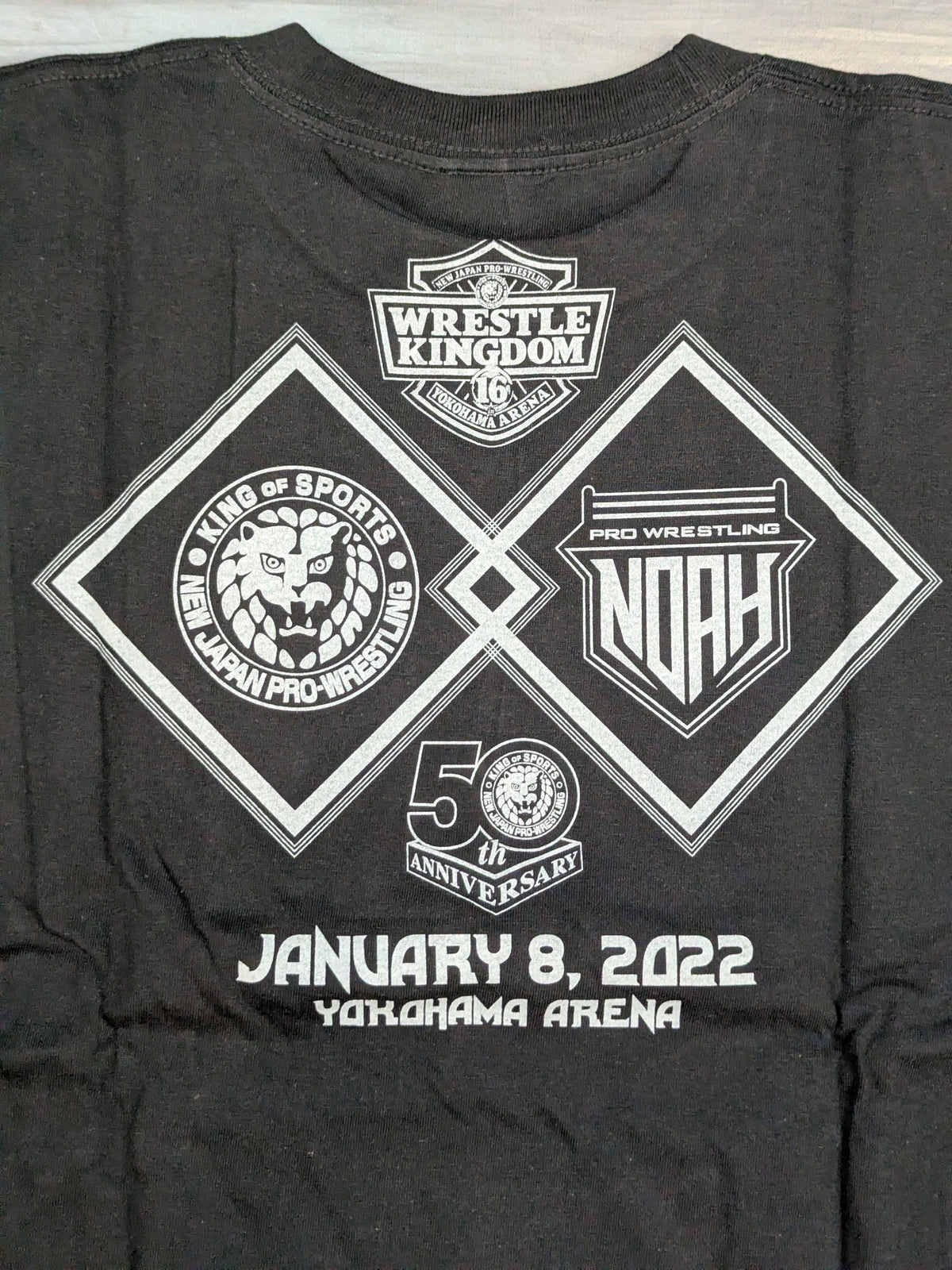 WRESTLE KINGDOM 17 Event Commemorative 'NJPW vs NOAH' T-Shirt (3)