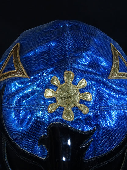 ★ Mil Mascaras, commonly known as the "Doorknob" ★