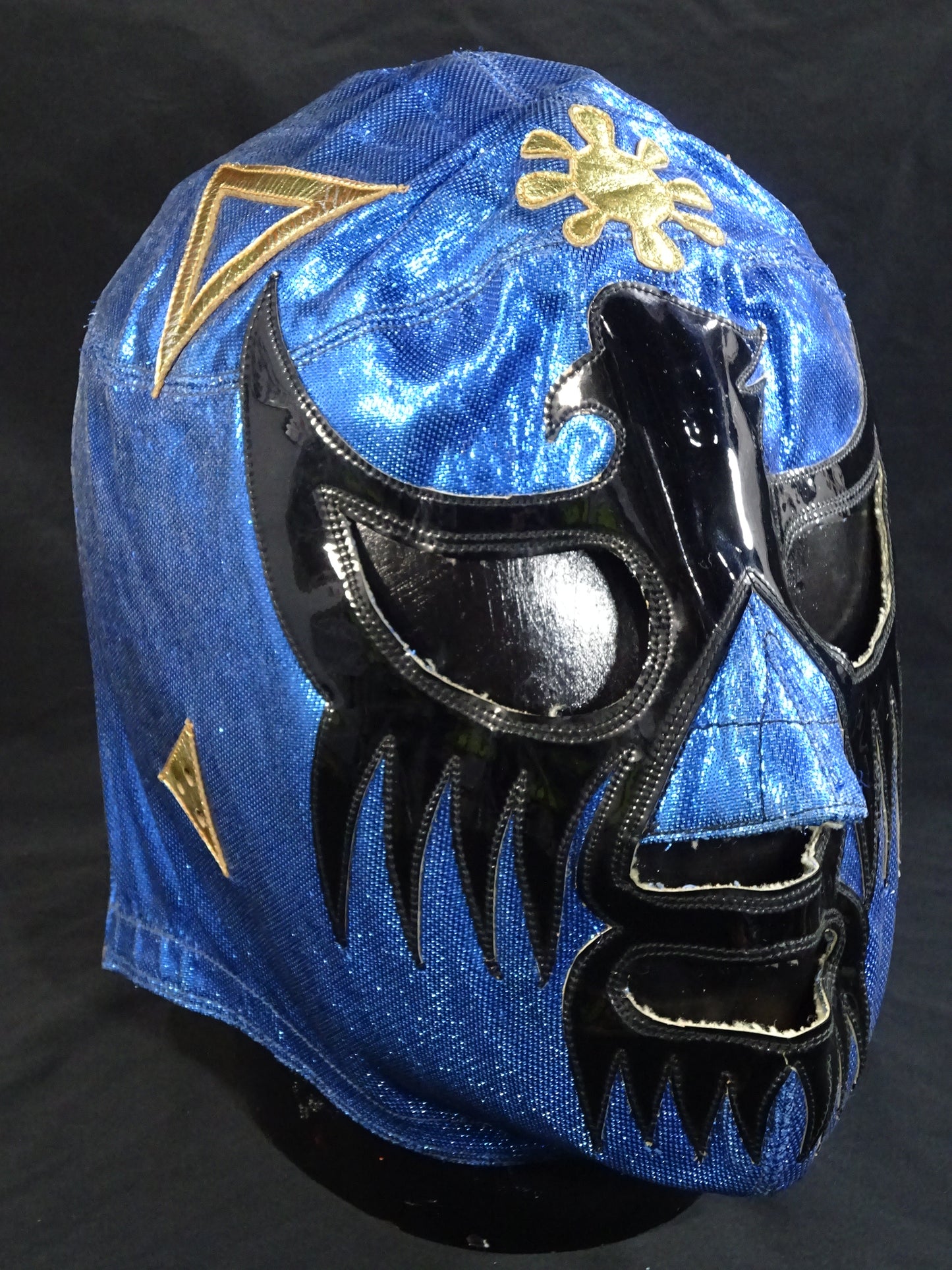 ★ Mil Mascaras, commonly known as the "Doorknob" ★