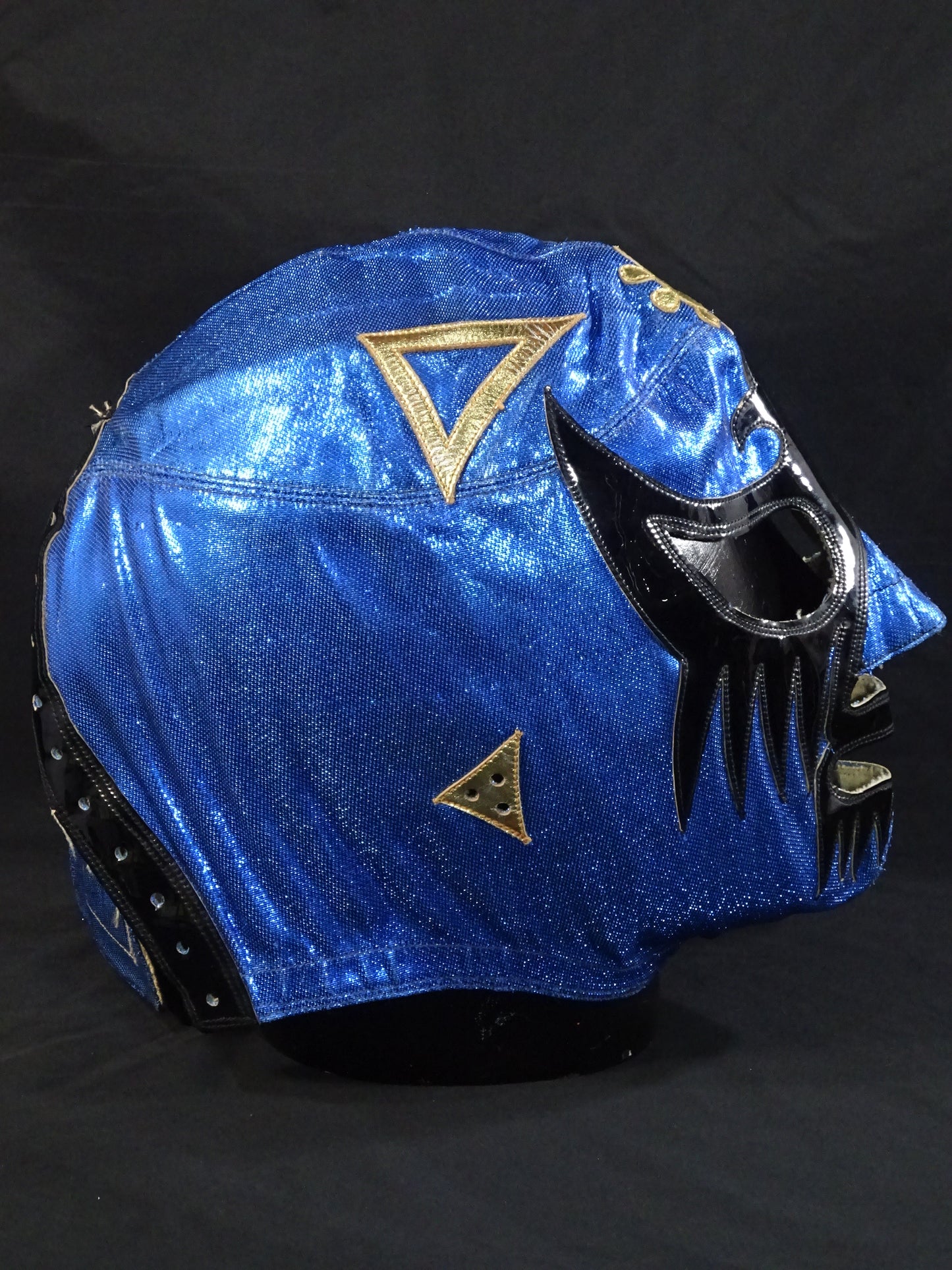 ★ Mil Mascaras, commonly known as the "Doorknob" ★