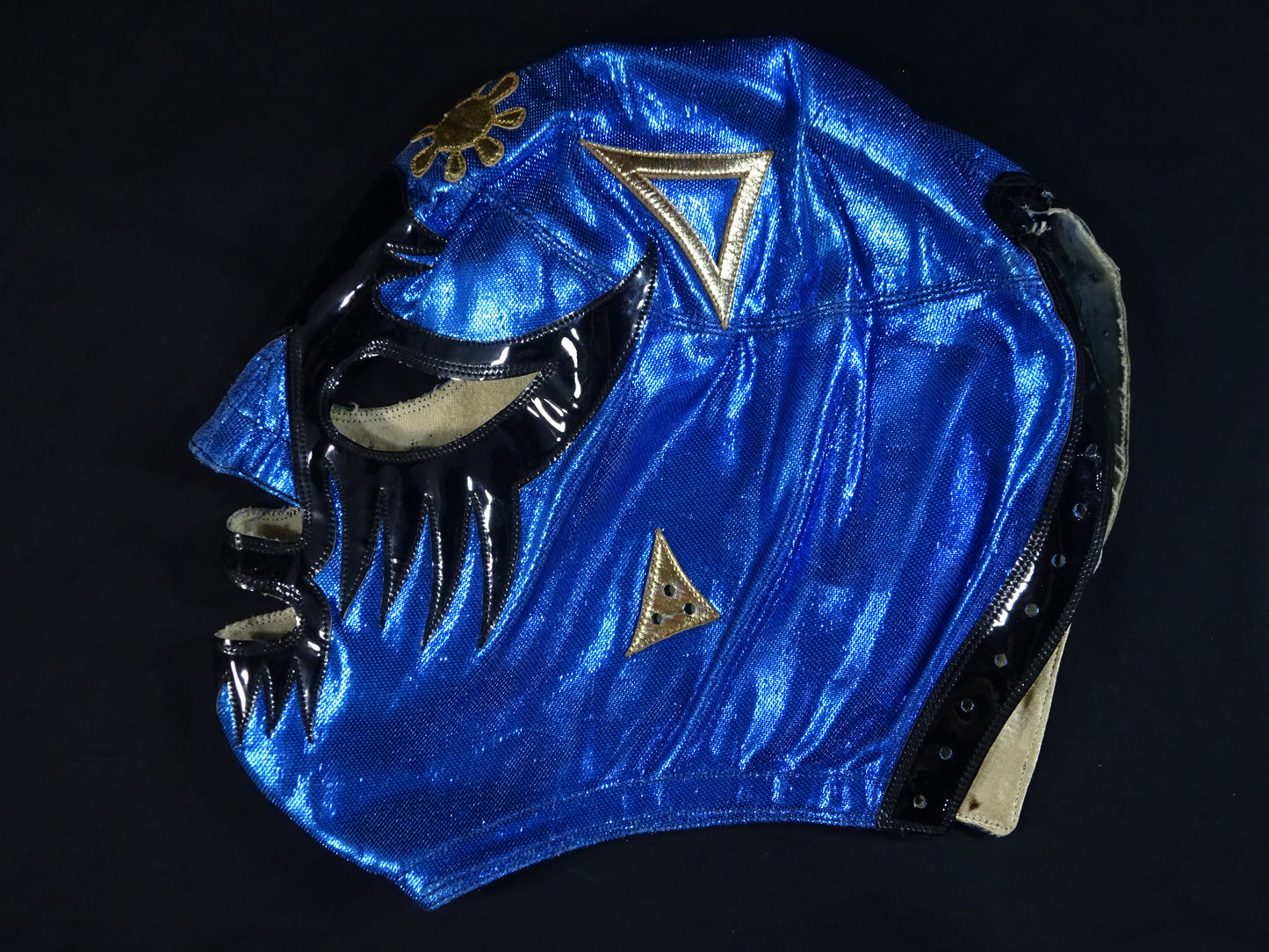 ★ Mil Mascaras, commonly known as the "Doorknob" ★