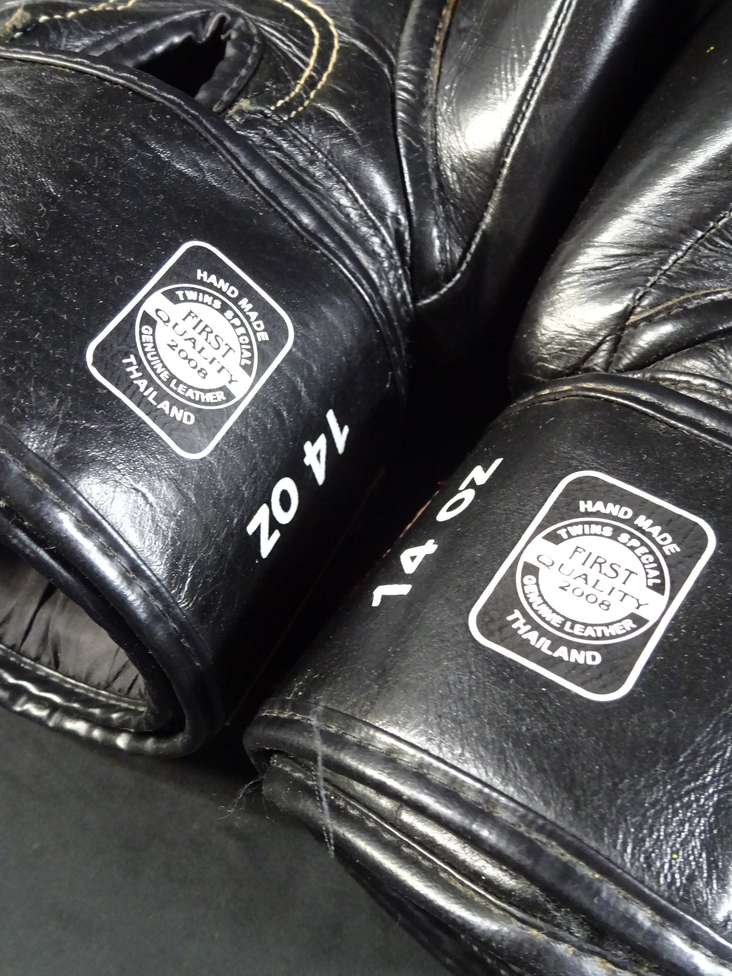 Remy Bonjasky ★: gloves worn by him ★ during practice