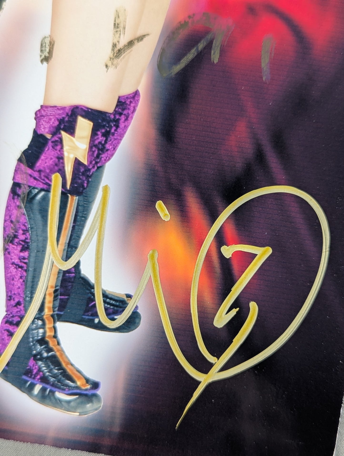 Io Shirai (Iyo Sky) & Mio Shirai 2 hand signed autographs  Pro-Photo  (A-9 )